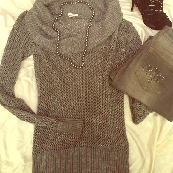 Cache gray sparkle sweater