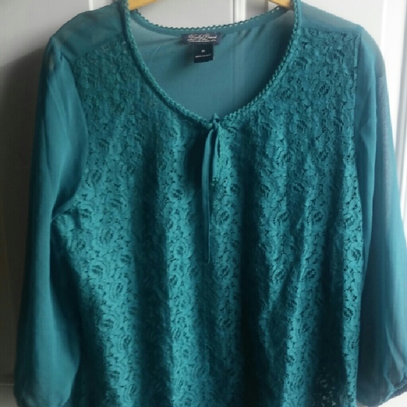Lucky brand Lace front Top