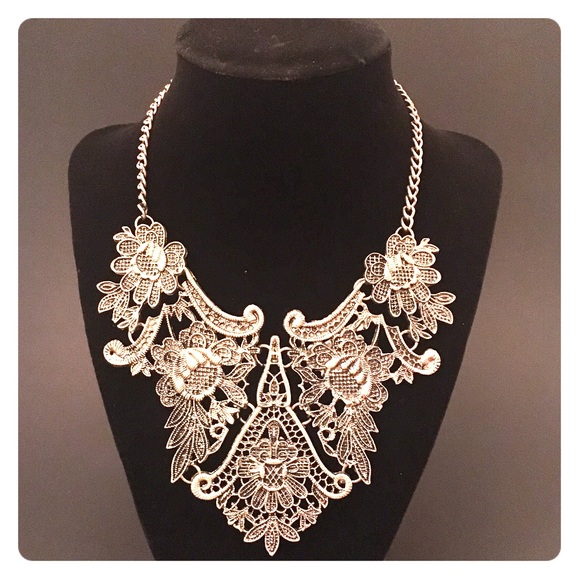 Beautiful Barouqe Statement Necklace