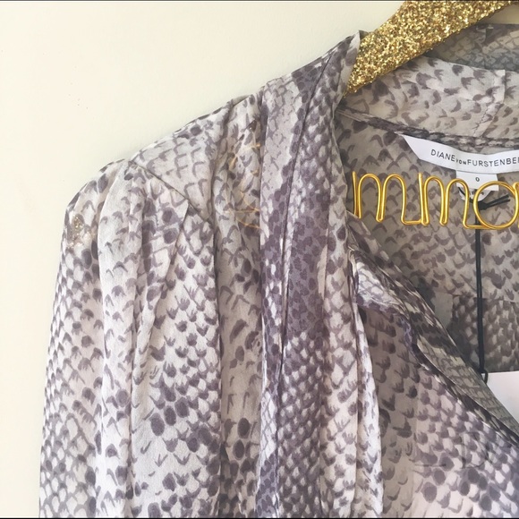 π«SOLDπ«Diane Von Furstenberg Gray Python Dress - Picture 4 of 4