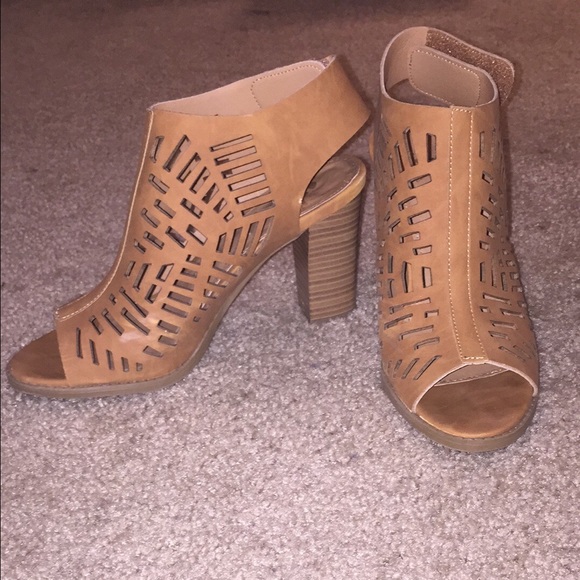 Cut out patterned wedges