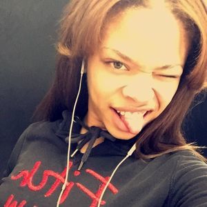 Meet your Posher, Brii