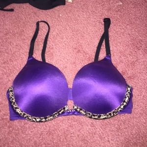 32 B Bombshell bra from maidenform