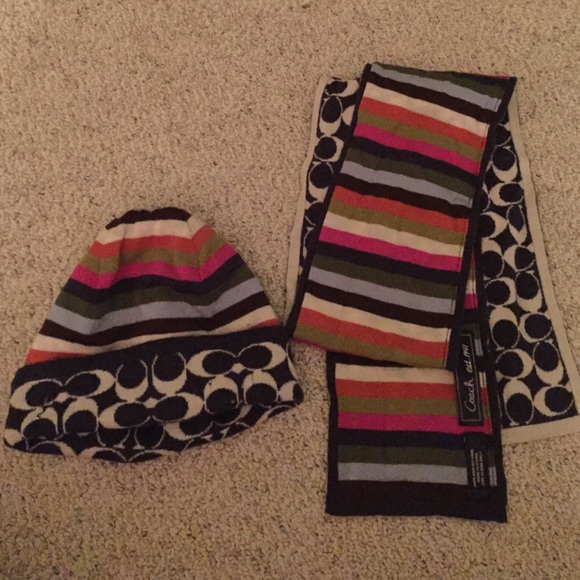 Coach Heritage toboggan & scarf