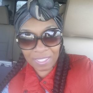 Meet your Posher, Katina