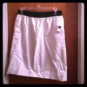 🎉SALE🎉 NWT GAP White Skirt