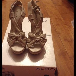 Aldo wedges-off white