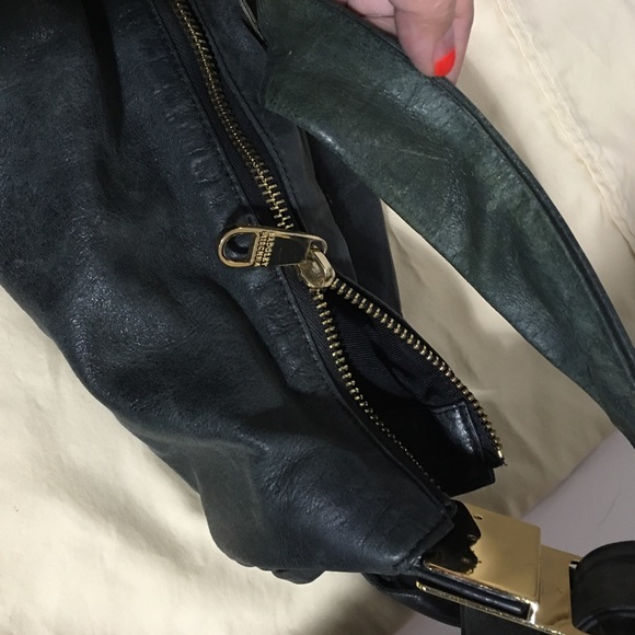 Gorgeous distressed leather bag By Badgley Mischka - Picture 4 of 4