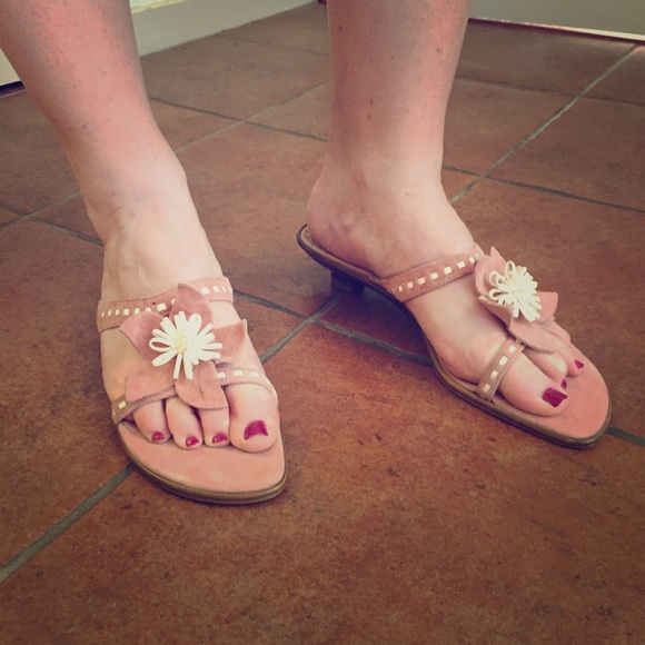 NWOT A. Giannetti Pink Kitten Heel