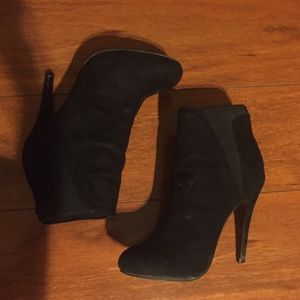 Aldo Booties! OFFERS 👍🏽