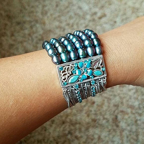 Pearl bracelet