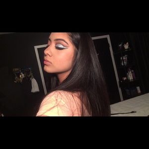 Meet your Posher, Gloria