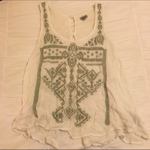 Urban outfitters white embroidered tank - S
