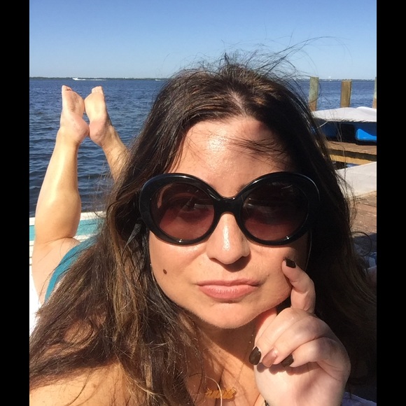 Meet your Posher, Anne anniemwe@hotmail.com - Picture 2 of 3