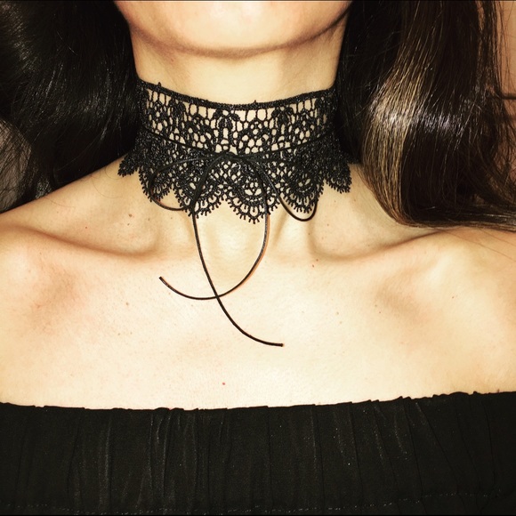 Lace choker necklace