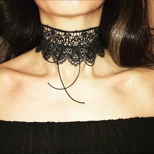 Lace choker necklace