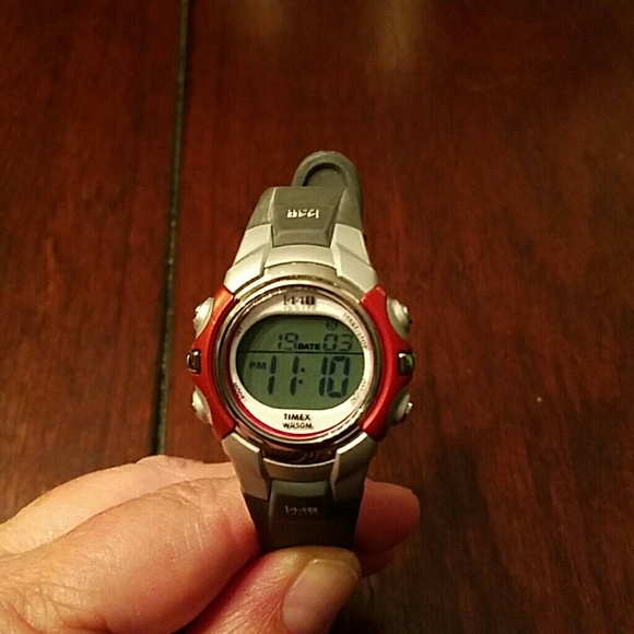 ⬇FINAL MARKDOWN ⬇Timex Indiglo sports watch