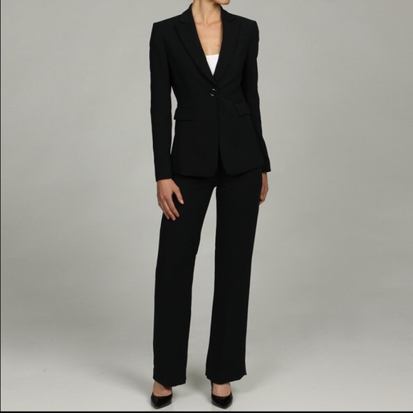 Tahari pant suit NWT