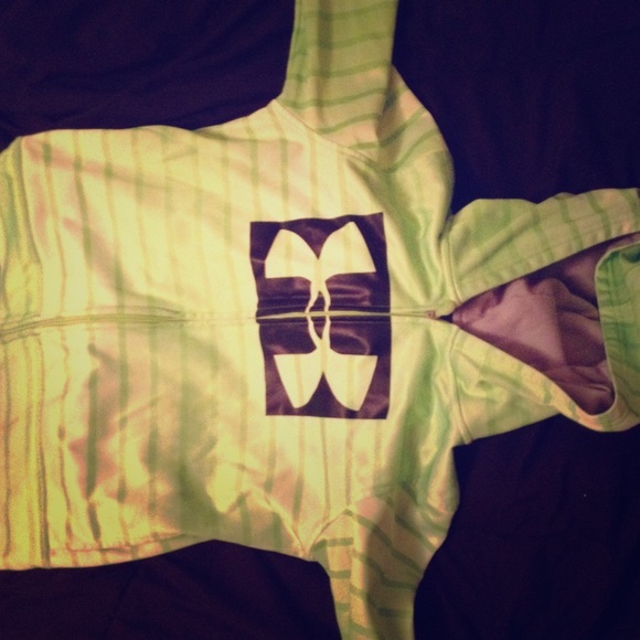 Under aurmor hoodie