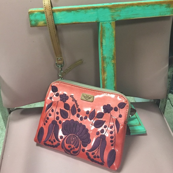 Consuela Wristlet ❤️❤️❤️