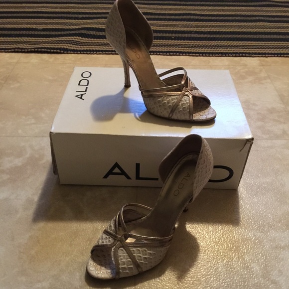 SALE | White and Gold Aldo Heels - Picture 2 of 3