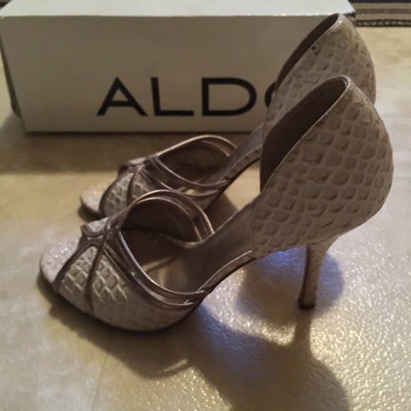 SALE | White and Gold Aldo Heels - Picture 3 of 3