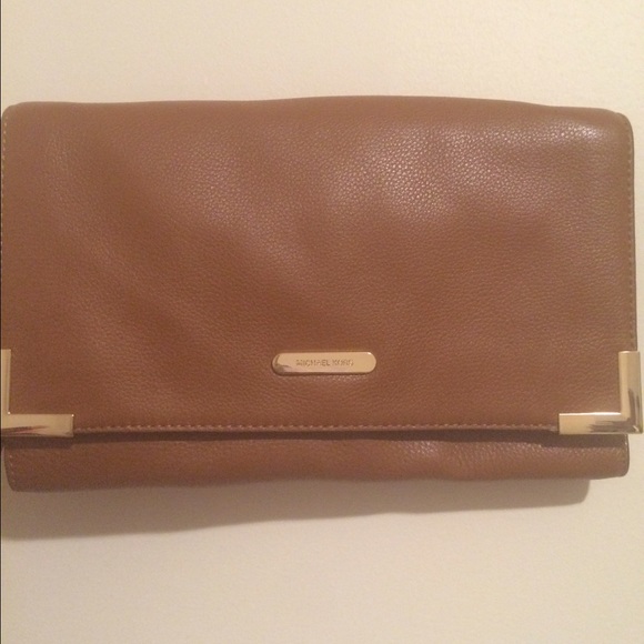 Michael Kors Beverly Oversized Clutch