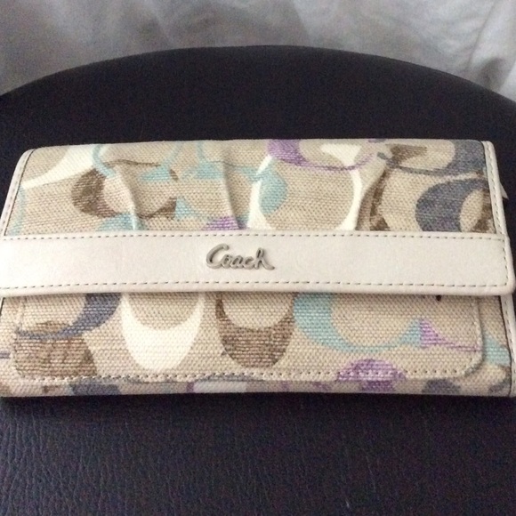 ✨SOLD Coach slim envelope wallet
