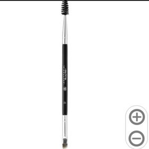 Anastasia Beverly Hills #12 brush- new