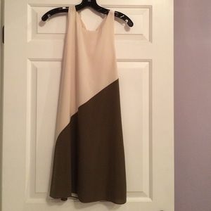 🚨SALE! Alice and Olivia color block dress🚨