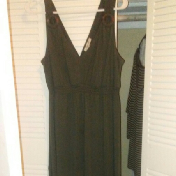 Long sleeveless maxi dress