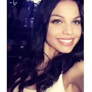 Meet your Posher, Desiree