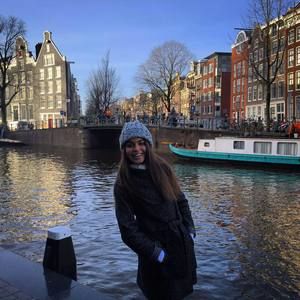 Meet your Posher, Giuli