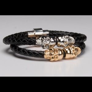 Genuine Leather skull w/magnetic closure bracelet
