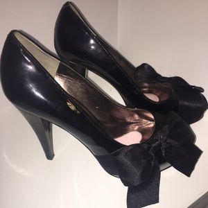 Paris Hilton black bow heels Rare & good condition