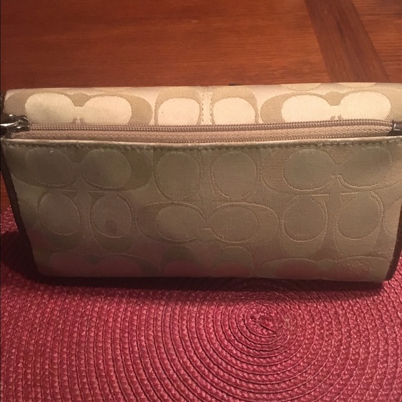 Coach trifold wallet w checkbook insert!! BEAUTY!! - Picture 2 of 4