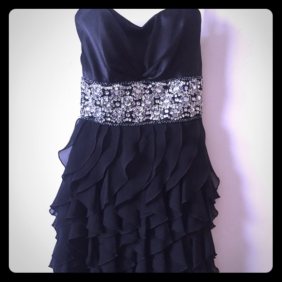 Black cocktail dress - Picture 1 of 4