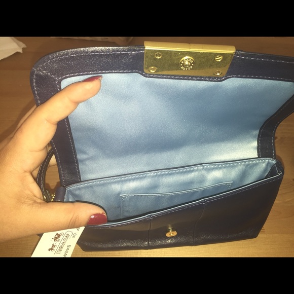 Coach wallet/wristlet in navy blue leather - Picture 2 of 3