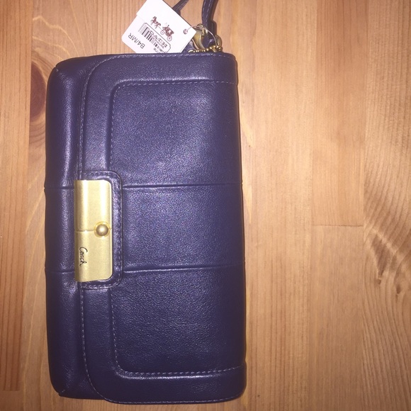 Coach wallet/wristlet in navy blue leather - Picture 3 of 3