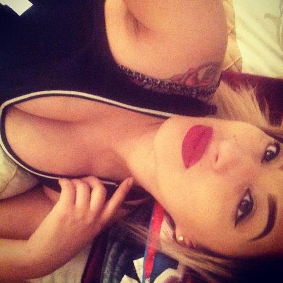 Meet your Posher, Yessenia - Picture 1 of 1