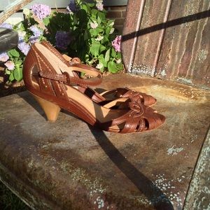 Frey heeled sandal