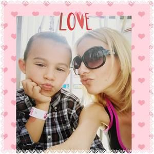 Meet your Posher, Izabel