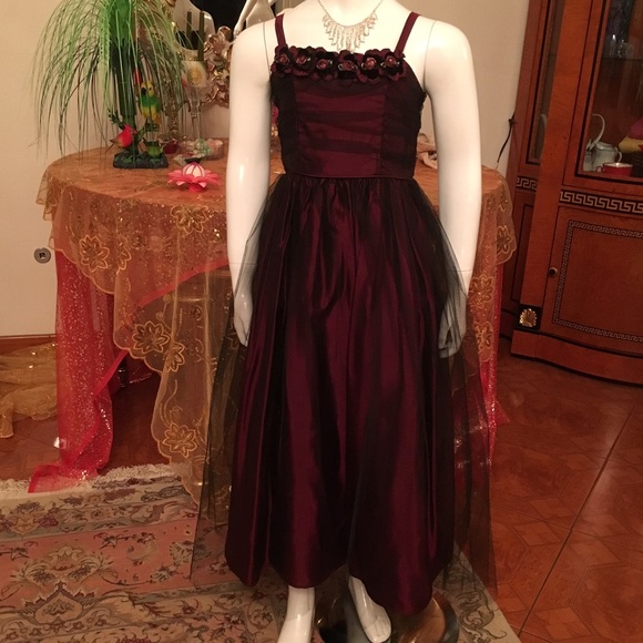 Gorgeous burgundy girls dress - Picture 1 of 2