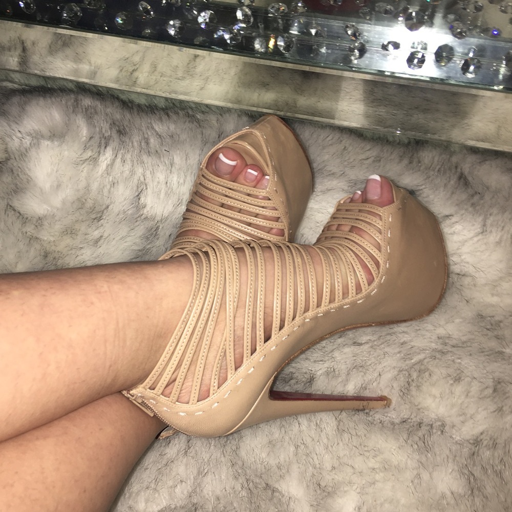 SOLD Christian Louboutin zoulou size 37.5 - Picture 7 of 7
