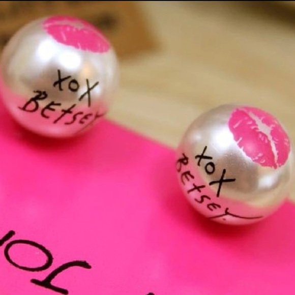 Jewelry - Pearl earrings