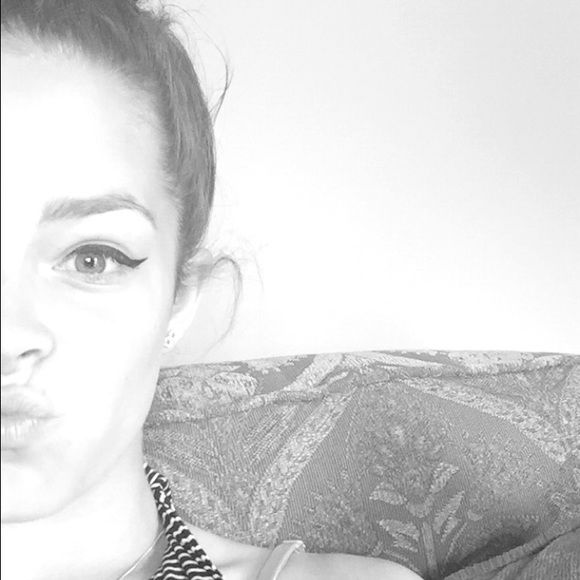 Meet your Posher, Caylah - Picture 1 of 1