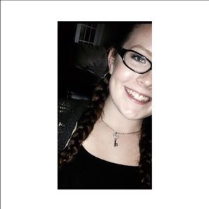 Meet your Posher, Corinne