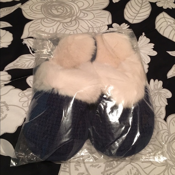 NEW in Online Bag VS Slippers - Picture 1 of 2