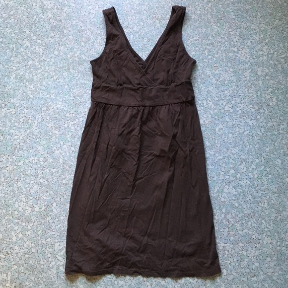 Old Navy strapless v-neck dress
