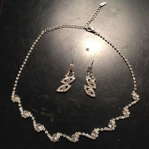 Beautiful CZ necklace and earring set!